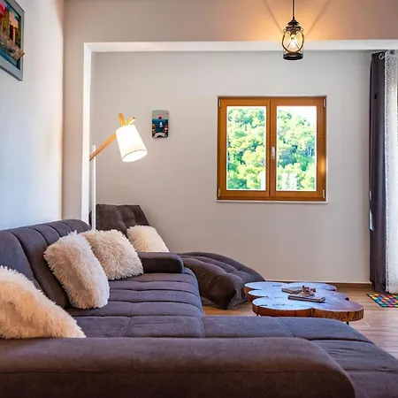 Authentic Dalmatia By Lucija Novum Apartman