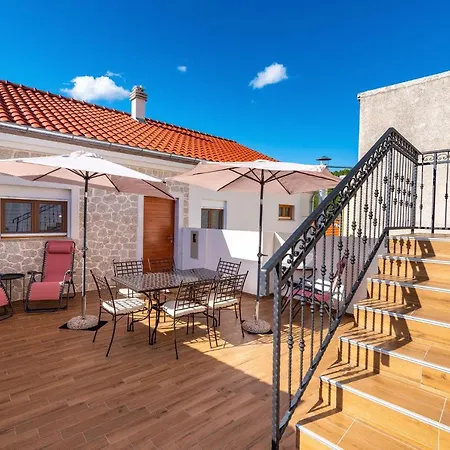 Authentic Dalmatia By Lucija Novum Apartman *