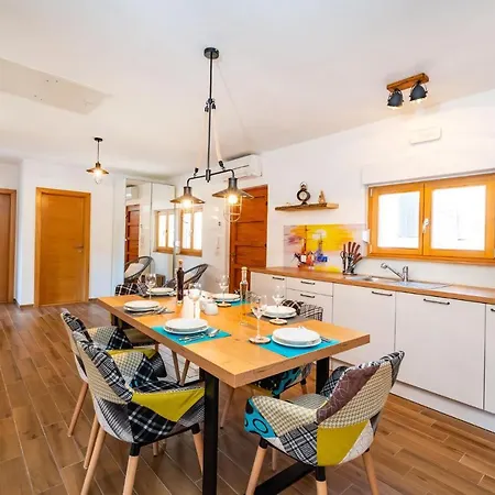 Apartment Authentic Dalmatia By Lucija Novum
